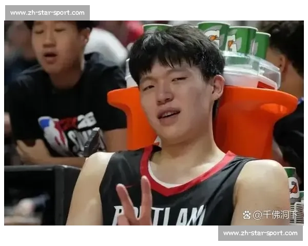 杨瀚森 NBA 选秀夜藏爱!袖口绣女友名 + 情侣手链实锤,青梅竹马太甜了 杨瀚森 NBA 选秀夜藏爱!袖口绣女友名 + 情侣手链实锤,青梅竹马太甜了
